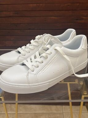Tommy Hilfiger All-White Low Top Sneakers